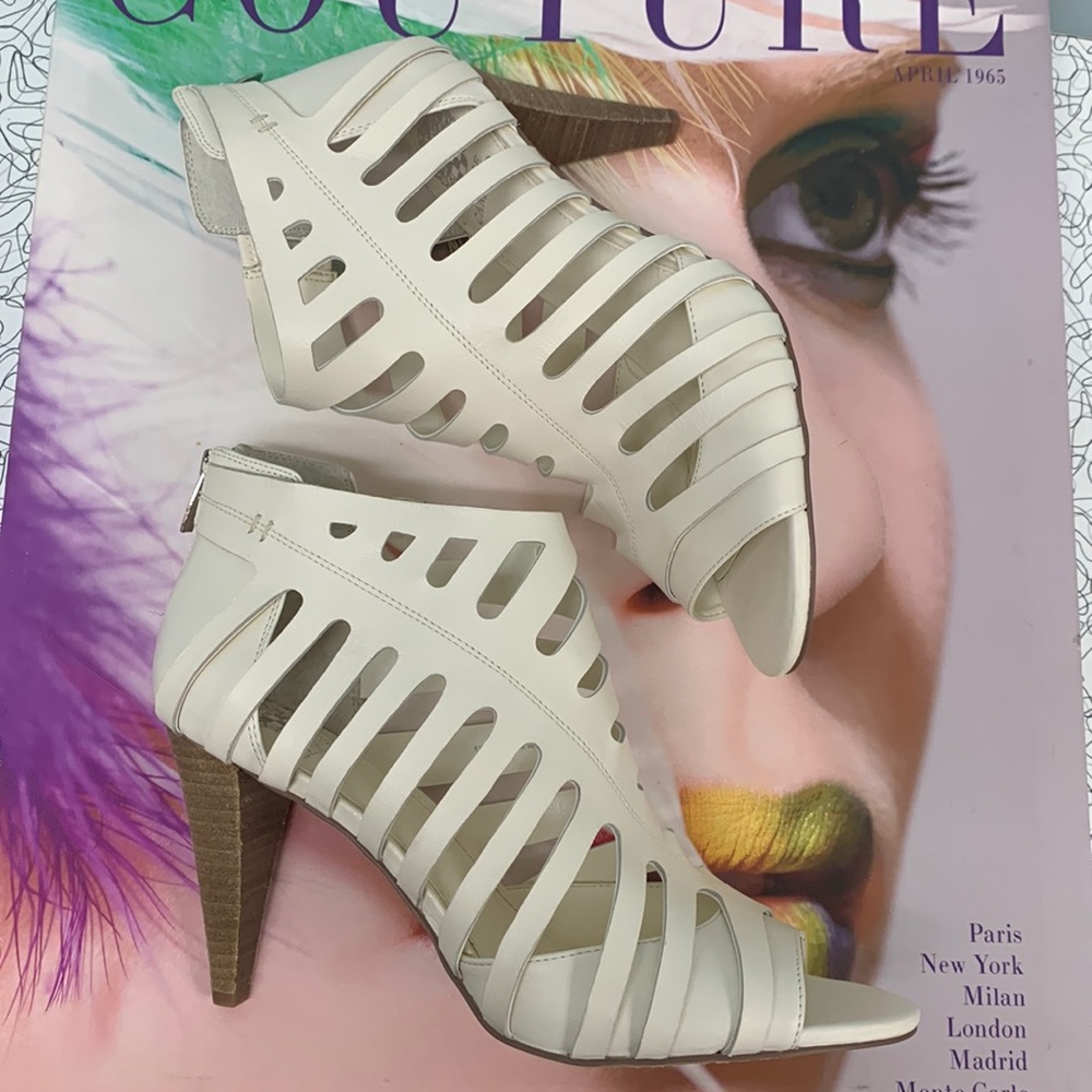 VINCE CAMUTO Warm White Leather Caged Heels